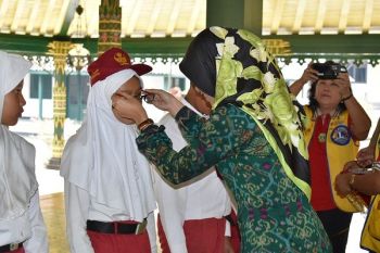 138 Siswa Wonosobo Dapat Kacamata Gratis