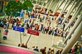 Naik Pesawat, Koper Hilang? Ini Alasan yang Sering Terjadi
