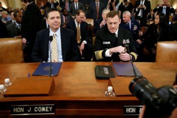 Trump Pecat Direktur FBI
