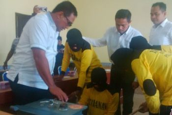 Peragakan Cara Bobol Brankas