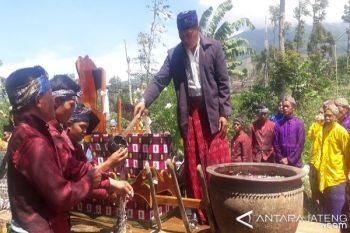 Jelang Musim Tanam Tembakau, Petani "Jamasan Krobyong Gobang"
