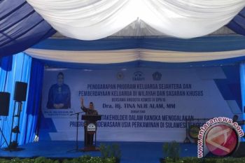 Anggota DPR-BKKBN Sultra Sosialisasikan Pendewasaan Usia Pernikahan 