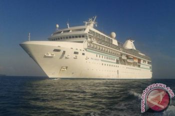Kapal Pesiar Bintang Enam Kunjungi Lombok 