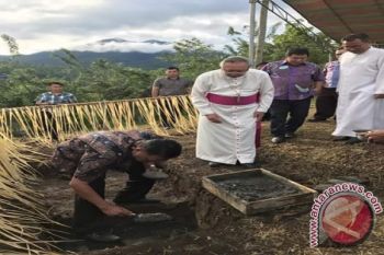 Olly Dondokambey Sumbang Rp500 Juta Bangun Gereja Katolik Ratahan