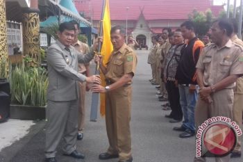 Bupati Bartim Lepas Kontingen Isen Mulang