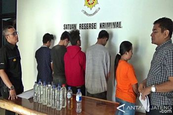 Polisi Amankan Empat Pemuda Pesta Ciu