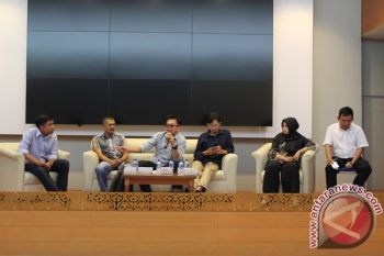 Pewarta Antara Kepri Terbitkan Buku Jurnalisme Kemaritiman