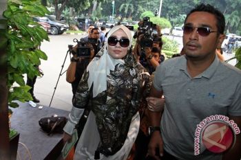 Polda Metro Cegah Firza ke Luar Negeri