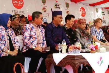 Bupati Barito Utara Hadiri Festival Budaya Kalteng di Sampit