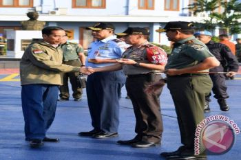 Presiden Jokowi Saksikan Latihan Perang di Natuna