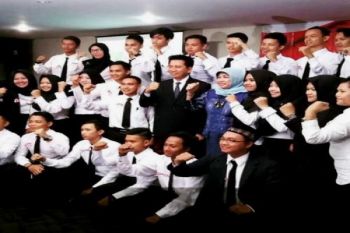 Bupati Lantik Pengurus Mahasiswa Barut di Palangkaraya