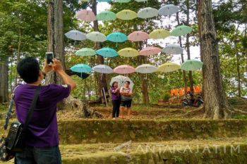 Objek Wisata Prataan Tuban Dilengkapi Ikan Terapi (Video)