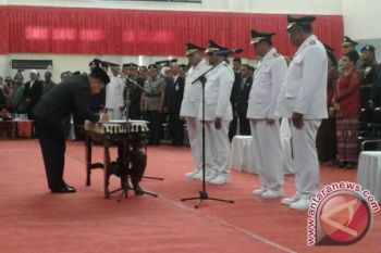 Gubernur NTT Lantik Dua Kepala Daerah