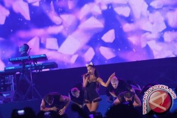 Ariana Grande akan adakan konser bagi korban pengeboman Manchester