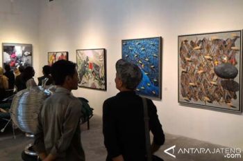 20 Seniman Pameran "Cinta" di Borobudur