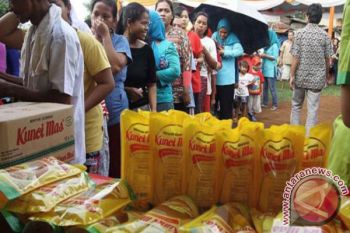3.000 Paket Sembako Bagi Warga Miskin di Pariaman