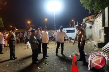 Presiden dan Wapres Tinjau Langsung Bekas Lokasi Ledakan