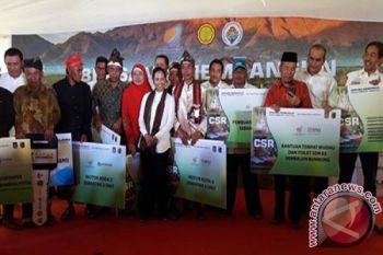 BUMN Serahkan Bantuan Rp2,49 Miliar ke Sembalun 