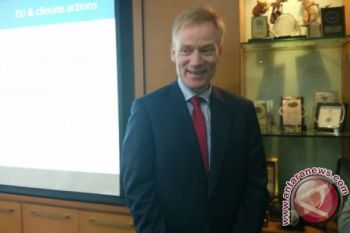 EU Contemplating On Helping To Improve Education In Kupang 