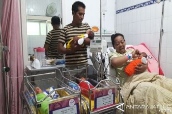 Bayi Kembar Empat Lahir di Magelang, Semuanya Sehat
