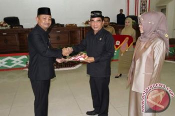Pemkab Sampaikan Ranperda PDAM ke DPRD Barsel