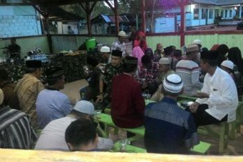 Yonif 405/Surya Kusuma gelar buka puasa bersama anak yatim-piatu