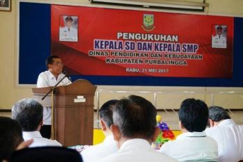 Bupati Ingatkan Kepala Sekolah Perkuat Pendidikan Karakter