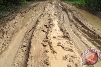 Penduduk Desa Terisolasi Lampung Minta Perbaikan PLTS  