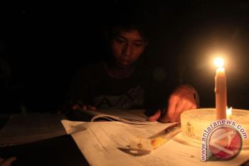 6.163 Warga Miskin di Jateng Terima Sambungan Listrik Gratis