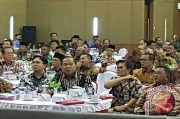 Lomban Ikuti Pembekalan Kepemimpinan Pemerintah Daerah