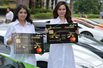 Penurunan bunga kartu kredit resmi berlaku
