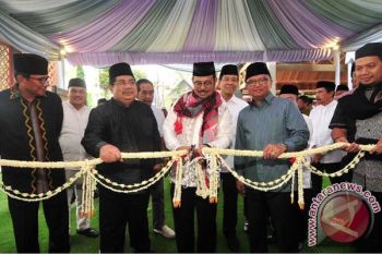Gubernur Resmikan UPT Pengelolaan Anjungan Sulsel TMII