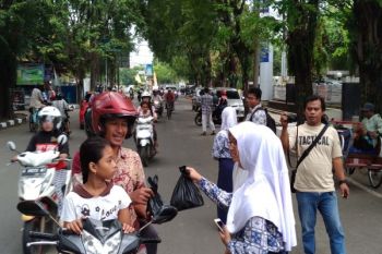 Ratusan Siswa SMP Pekalongan Gelar Tasyakuran Kelulusan 