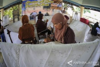 PRAKTIK MEMBATIK 