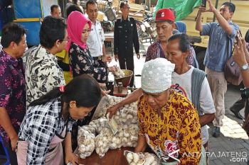 Tekan Harga, Kemendag Gelar Operasi Pasar Bawang Putih 