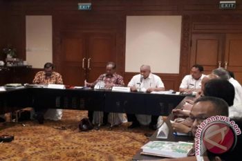 Bupati paparan dihadapan Tim Adipura di Jakarta