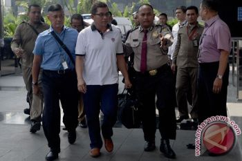 KPK Tahan Enam Tersangka Suap DPRD Jatim