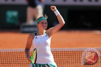 Ostapenko tundukkan Bacsinzkty untuk ke final Prancis terbuka