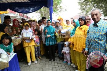 &acirc;&euro;&oelig;Berbagi Kasih&acirc;&euro; dengan Petugas Kebersihan