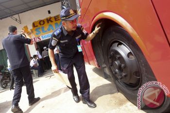 Polres periksa kesehatansopir angkutan mudik Lebaran