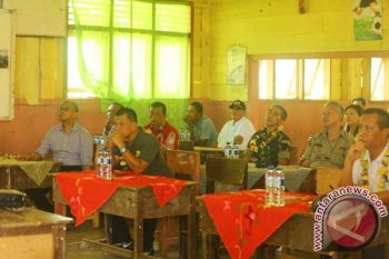 Panglima TNI Simak Puisi Di TWNC