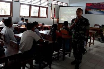 Puluhan pelajar ikut sosialisasi narkoba di perbatasan RI-PNG 