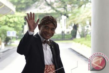 Kemendikbud tambah tenda kelas darurat di Palu