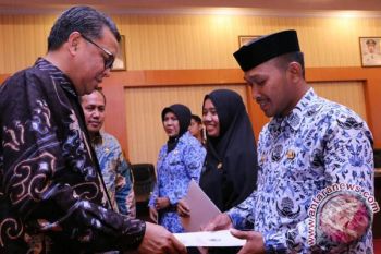 Bupati Bantaeng Serahkan SK CPNS Tenaga Penyuluh Pertanian