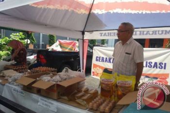 Ratusan Rumah Pangan Bulog Sulut Jual Bawang Putih
