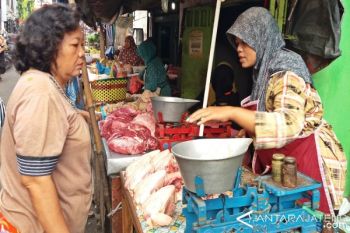 Harga Kebutuhan Pokok di Solo Masih Stabil (VIDEO)
