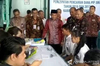 Mendikbud Saksikan Pencairan Dana Indonesia Pintar di Purwokerto