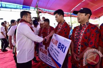 Gubernur Serahkan Bantuan Perikanan Senilai Rp1,21 Miliar 
