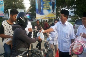GERINDRA SULTENG BAGI TAKJIL