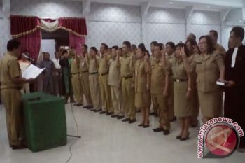 Bupati Sangihe lantik 32 pejabat tinggi pratama